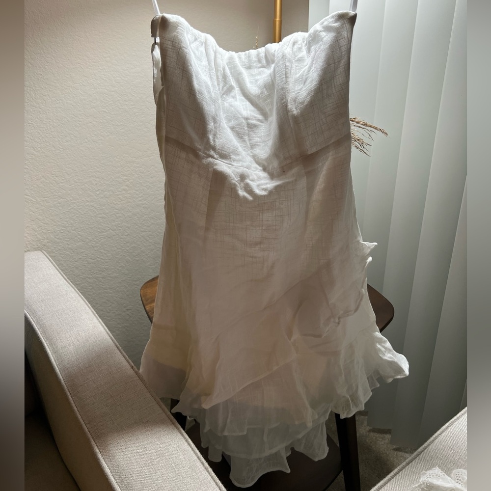 White strapless dress